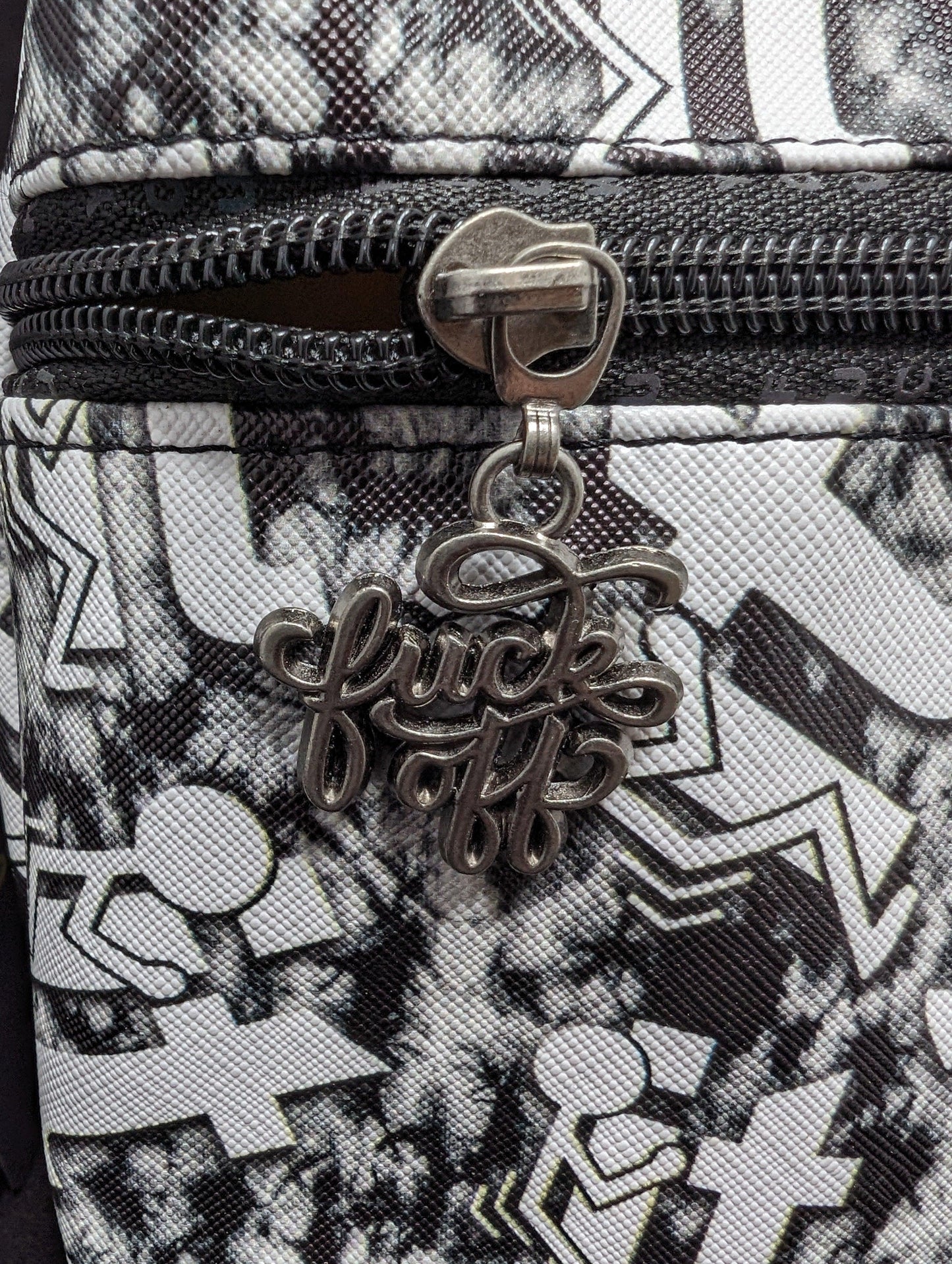 EXPRESS YOUR SELF Crossbody Bags - IV BAGS & THINGS
