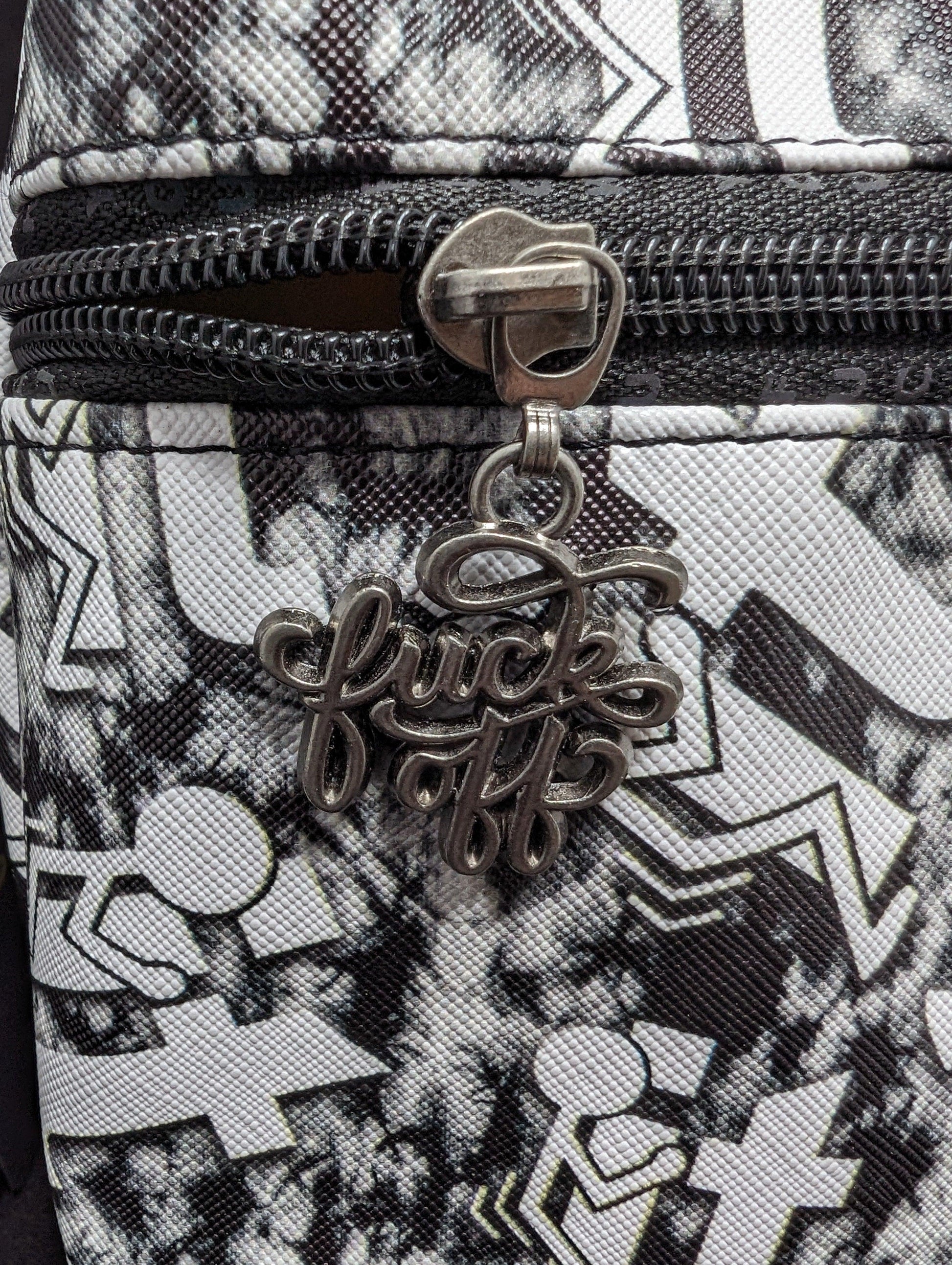 EXPRESS YOUR SELF Crossbody Bags - IV BAGS & THINGS